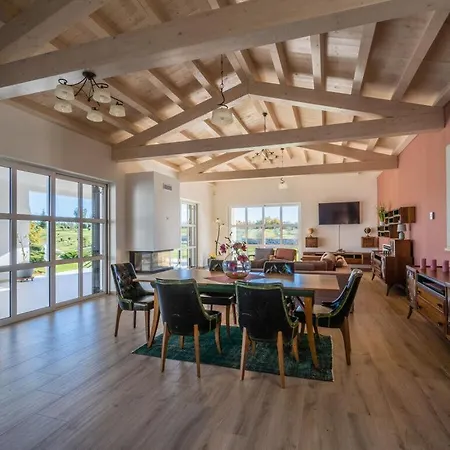 Arkaim Comfortable Holiday Villa