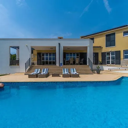 Arkaim Comfortable Holiday Villa